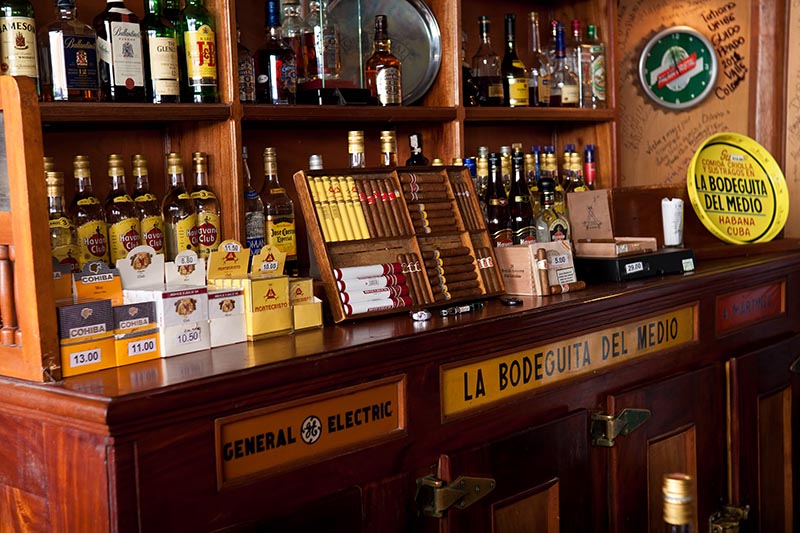 Meubles de cave à vin sur mesure Arcachon Fabrication bar et comptoir sur mesure, Gujan-Mestras